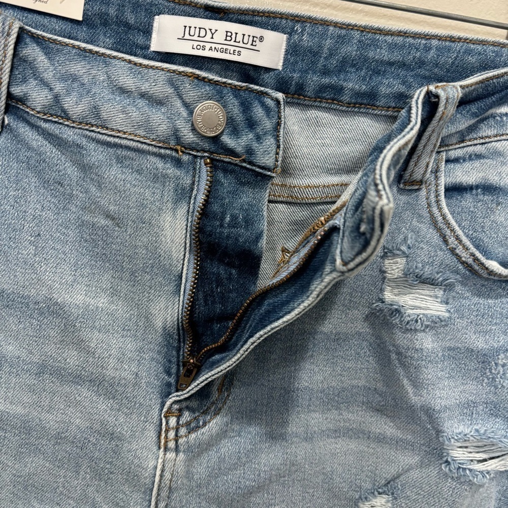 Judy Blue Distressed Cut Off Shorts Women’s Plus Size 3XL NEW - Picture 2 of 10
